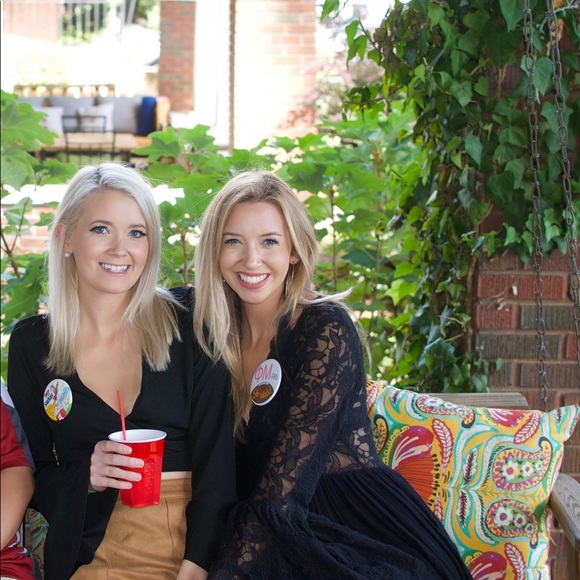 🌺🌸meet your posher!🌸🌺 - Picture 3 of 6